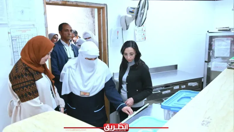 محافظ البحيرة تتفقد وحدة غسيل الكلى وبنك الدم بمستشفى أبو حمص المركزي