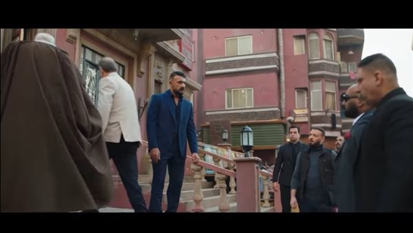 علي كلاي الحلقة 6، أحمد العوضي يخسر صفقة بمليار جنيه وانهيار يارا السكري أمام قبر شقيقها