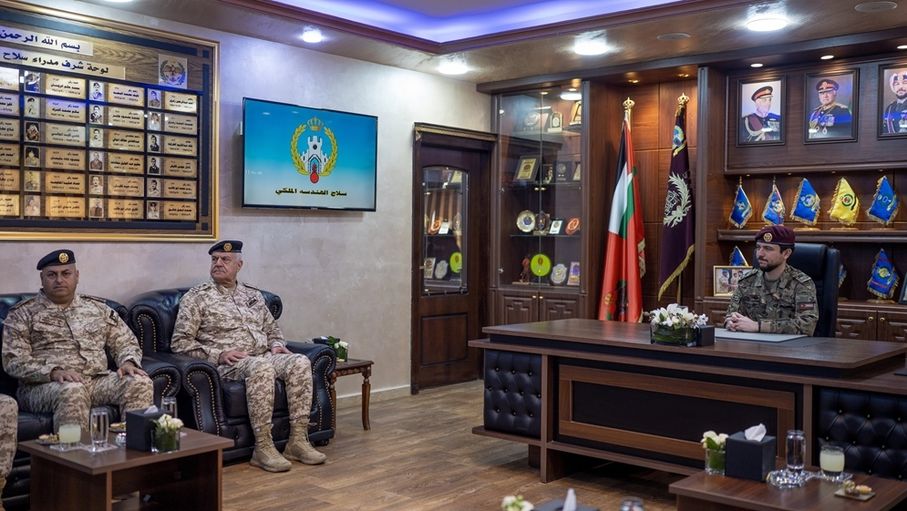 ولي العهد يزور مديرية سلاح الهندسة الملكي