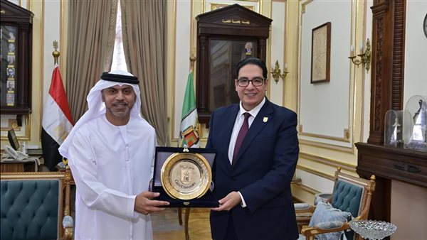 عبد الصادق يستعرض مع سفير الإمارات ترتيبات إنشاء فرع جامعة القاهرة في عجمان