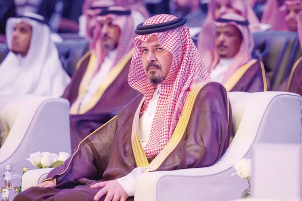 أمير المدينة: الاستثمار في الإنسان أساس التنمية المستدامة