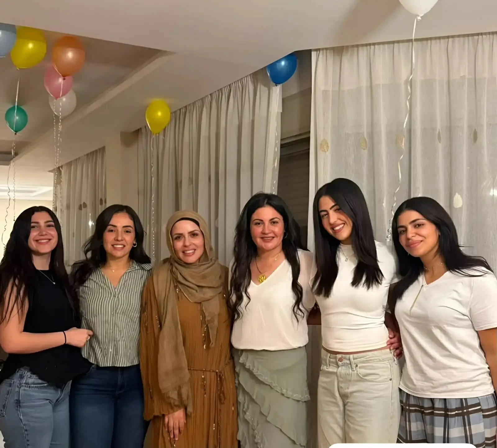 حذفت صورها وفاجأت الجميع.. أول ظهور لـ«مها الصغير» بالحجاب