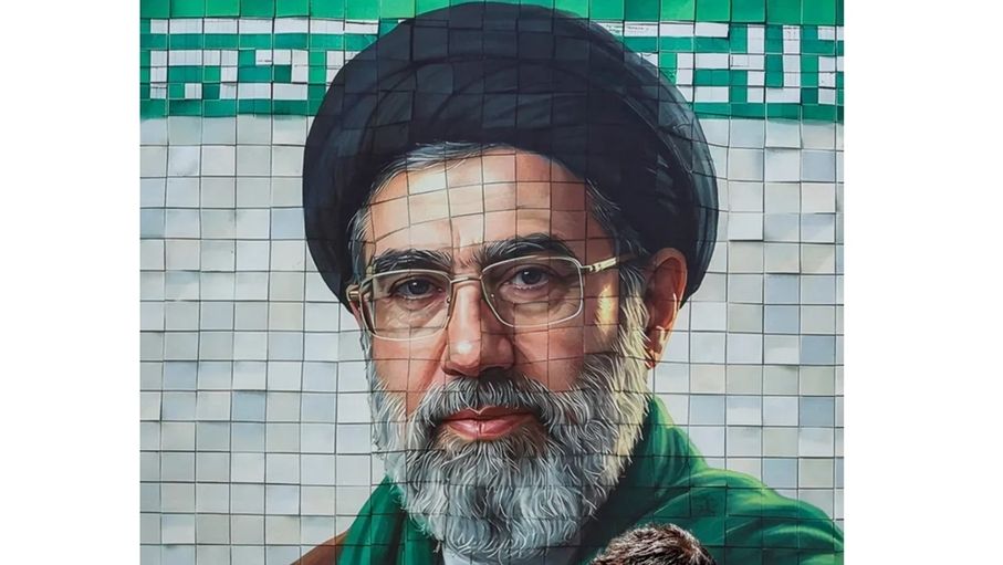 رجال حول خامنئي.. من يقود المشهد الحالي في إيران؟