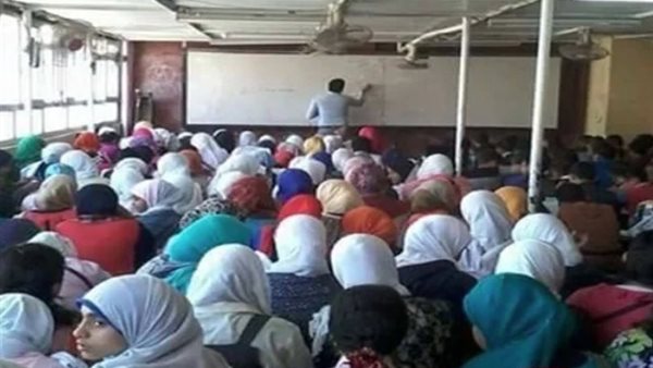 مقترح برلماني لتنظيم أوضاع السناتر ودمجها في المنظومة التعليمية