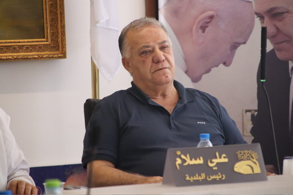 “109 ملايين شيكل في حقيبة الشيكات”: اتهام رئيس بلدية الناصرة السابق وآخرين في ملف جنائي واسع