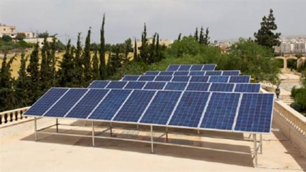 إعفاء المواطنين من شروط تركيب ألواح شمسية أعلى أسطح المنازل