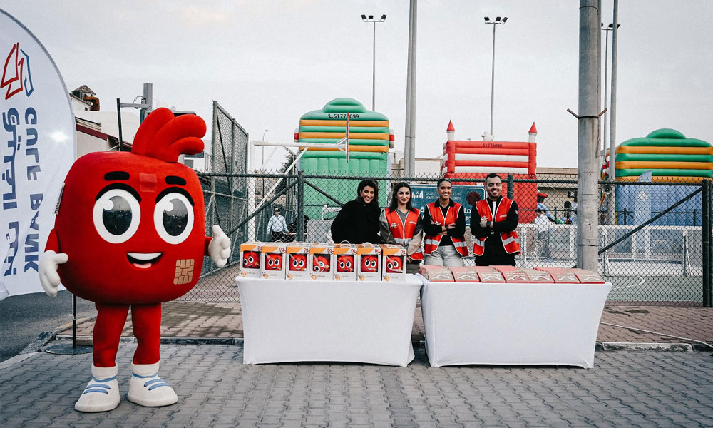 بنك الخليج يشارك في مبادرة “أرض المرح” لدعم الأسر المتعففة