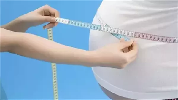 هل يزيد الوزن في رمضان؟ أستاذة بالقومي للبحوث توضح (فيديو)
