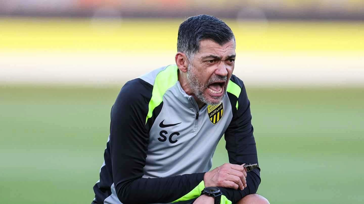 «RECORD»: بنزيما وكانتي سبب تدهور الاتحاد