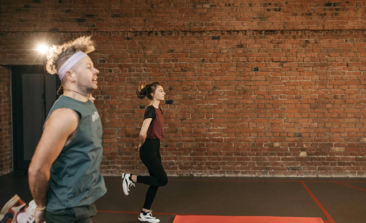 كيف يمكن لروتين رياضي بسيط أن يُجدد شباب دماغك؟