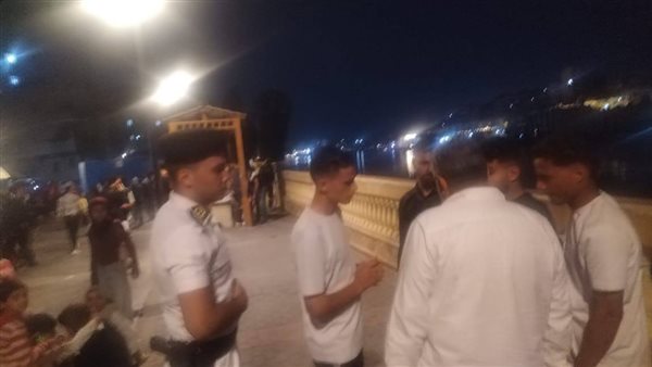 محافظ الدقهلية وسط المواطنين بممشى المنصورة ويؤكد: نبذل جهودا كبيرة لتوفير الخدمات خلال العيد