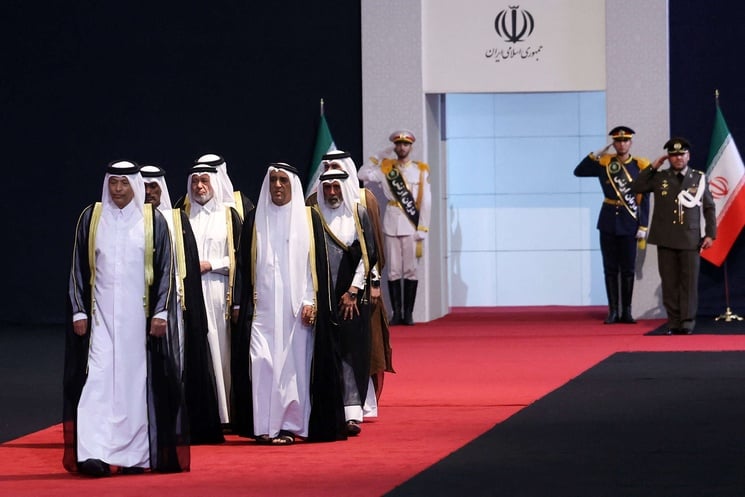 حضور عربي ودولي واسع في أول أيام تشييع المرشد خامنئي وسط غضب متصاعد ضد واشنطن وتل أبيب