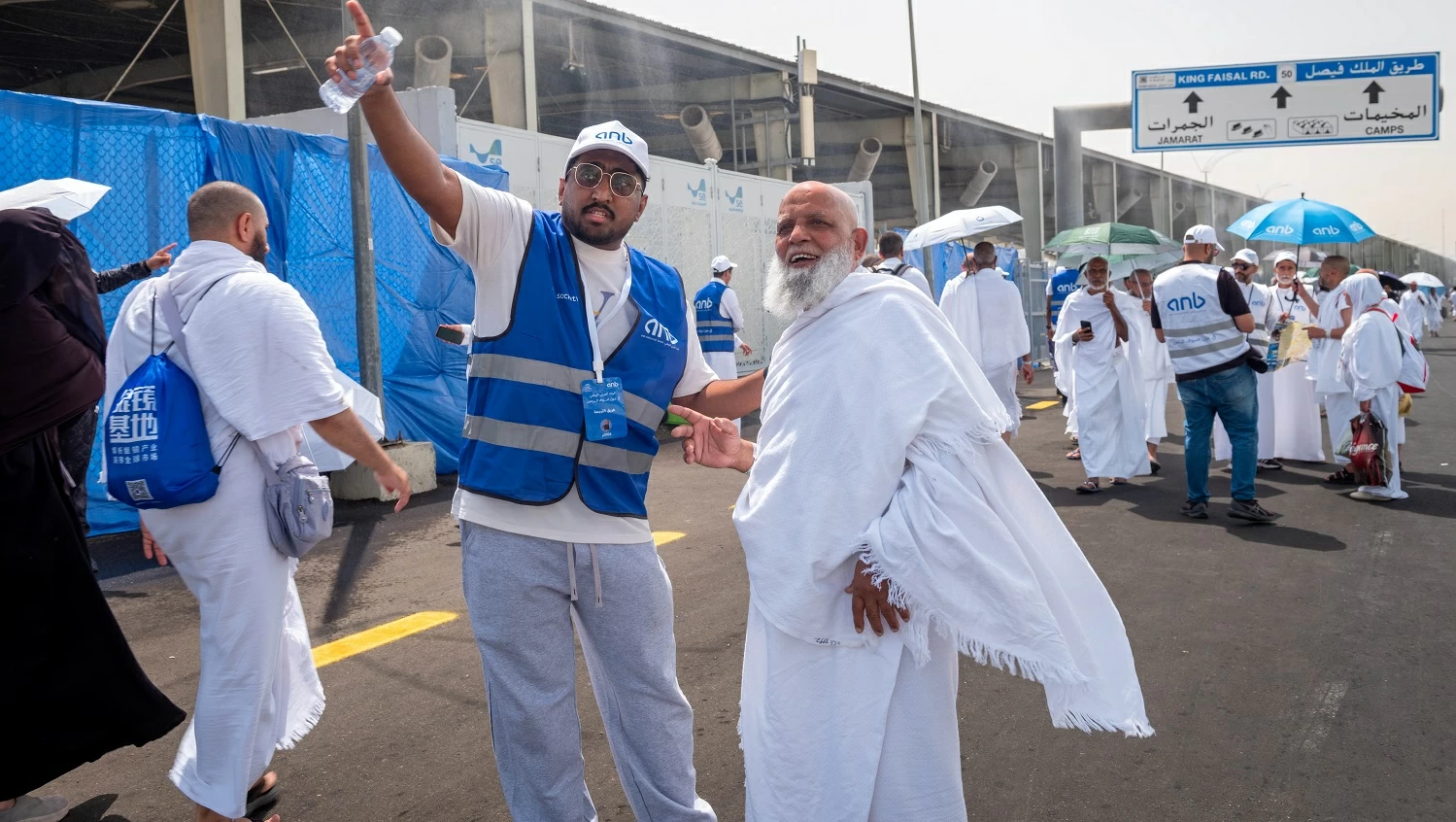 مبادرة «في عون ضيوف الرحمن» تبدأ تقديم خدماتها لحجاج بيت الله الحرام