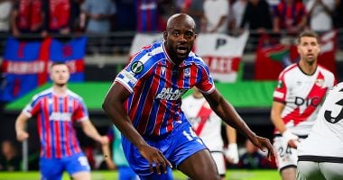 كريستال بالاس يهزم رايو فاليكانو ويتوج بلقب دوري المؤتمر الأوروبي