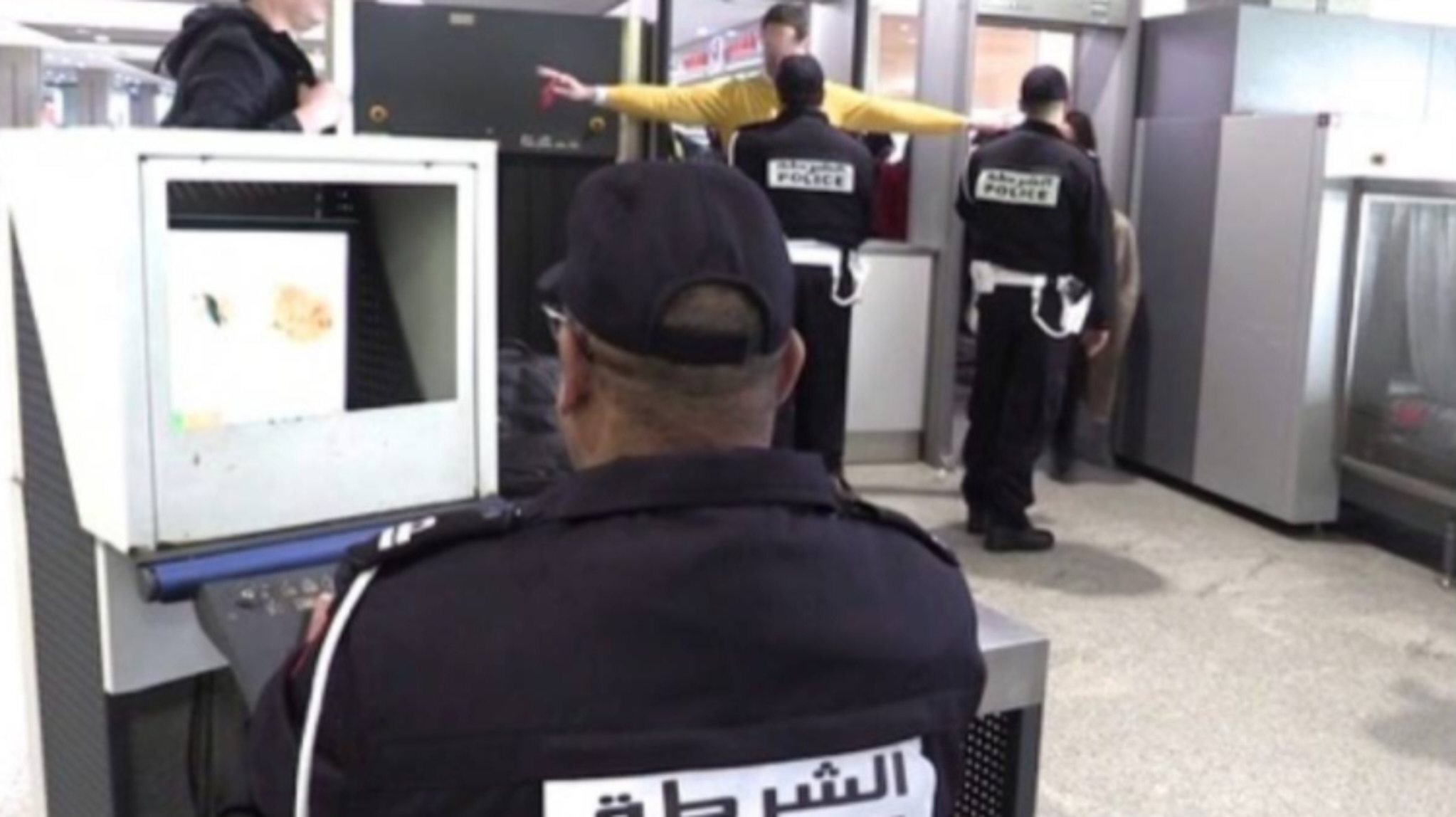 مطلوب لدى الإنتربول.. توقيف فرنسي من أصول جزائرية في مطار محمد الخامس