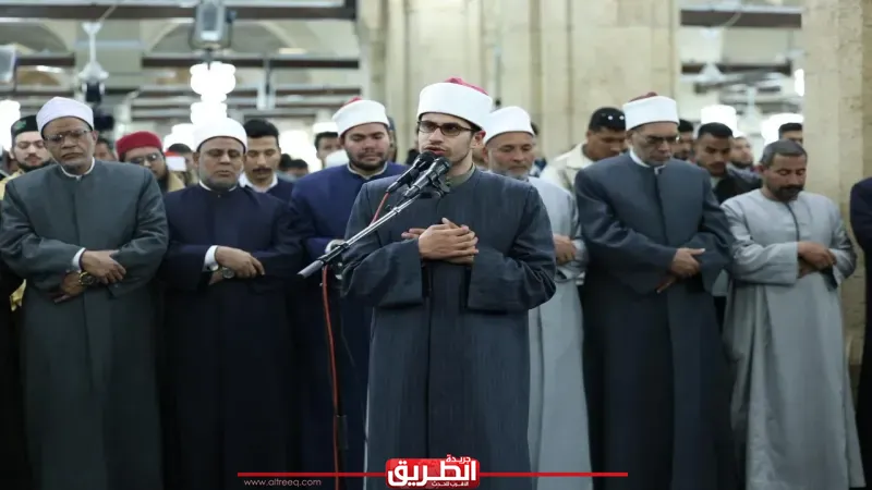الأزهر يقدم ”النابغة” الأزهري الكفيف عبد الله عمار الطالب بكلية أصول الدين لإمامة المصلين بالجامع الأزهر