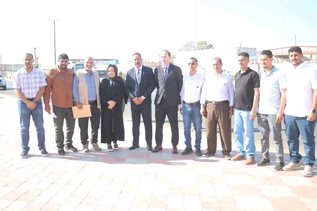 بتمويل ياباني.. وزير الأشغال يفتتح مشروع شارع الخمسين بمديرية المنصورة في عدن