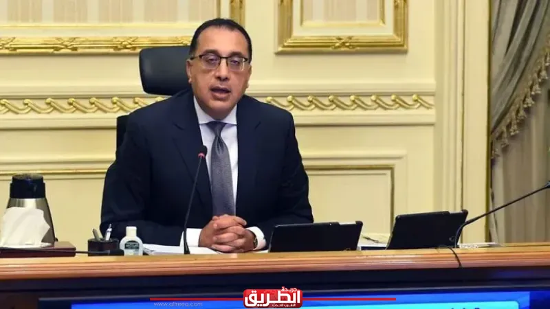 رئيس الوزراء يهنئ فخامة رئيس الجمهورية بذكرى عيد تحرير سيناء
