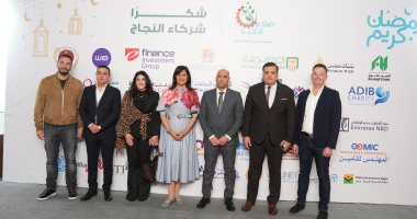 وزير العمل يشارك فى تجهيز مساعدات رمضانية للأسر الأولى بالرعاية