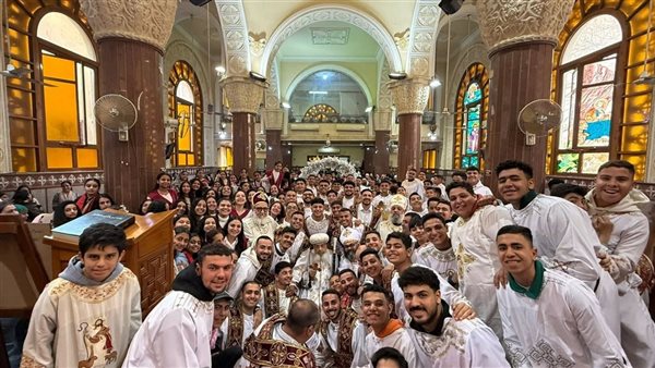الأنبا دانيال يرسم شمامسة جددا للخدمة في إيبارشية المعادي