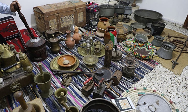 حسام رشيد ميعاري.. حارسُ التراث الفلسطيني في عين الحلوة (فيديو)