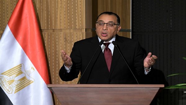 الحكومة تعلن إيقاف العمل بقرار غلق المحال 11 مساءً والعودة للمواعيد الطبيعية