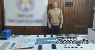 عقود وهمية وأختام "مضروبة".. سقوط إمبراطور تسفير الشباب
