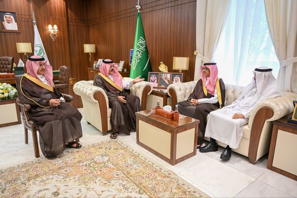 أمير حائل يطّلع على خطط هيئة تطوير المنطقة لتعزيز التنمية والاستثمار وبرامج جودة الحياة