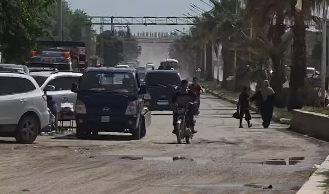 الحسكة : ضحايا و مصابون جراء استهداف مجهولين لحافلة عسكرية ( فيديو )