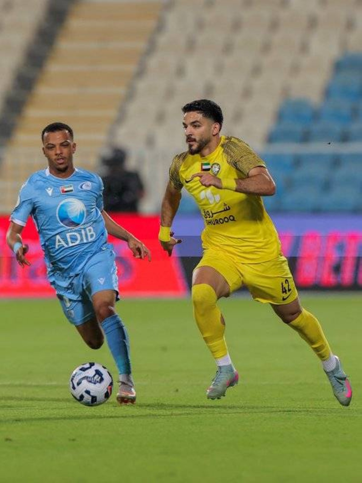 كلباء يُواجه بني ياس في مباراة حاسمة لتأمين البقاء بالدوري