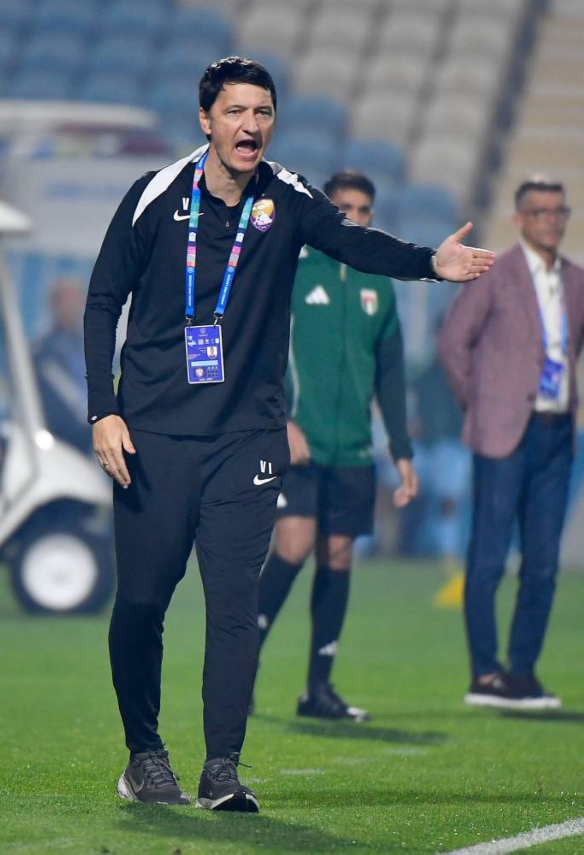 ما سر استياء مدرب العين رغم العودة لصدارة الدوري؟