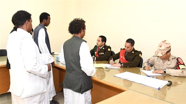 القوات المسلحة تدفع عددا من اللجان لإنهاء المواقف التجنيدية للمواطنين بالمناطق الحدودية (فيديو)