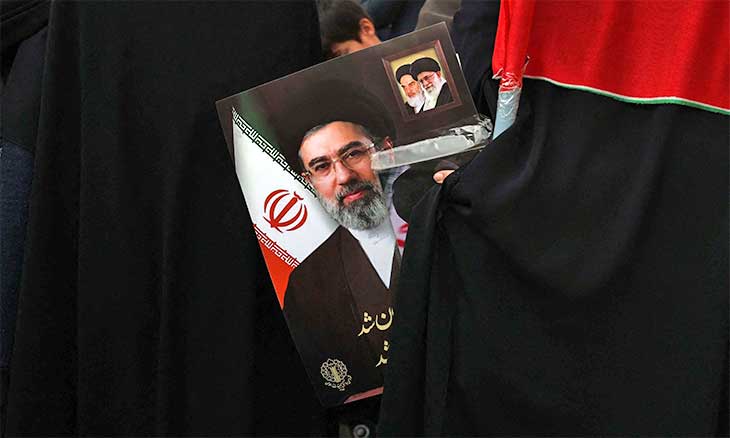 انتخاب مجتبى خامنئي إشارة مقلقة حول توريث السلطة
