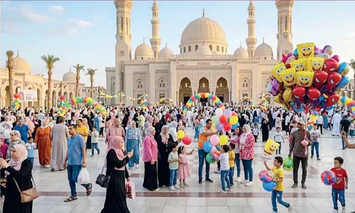 أجواء بهجة وأعمال خير في مصر احتفاء بالعيد