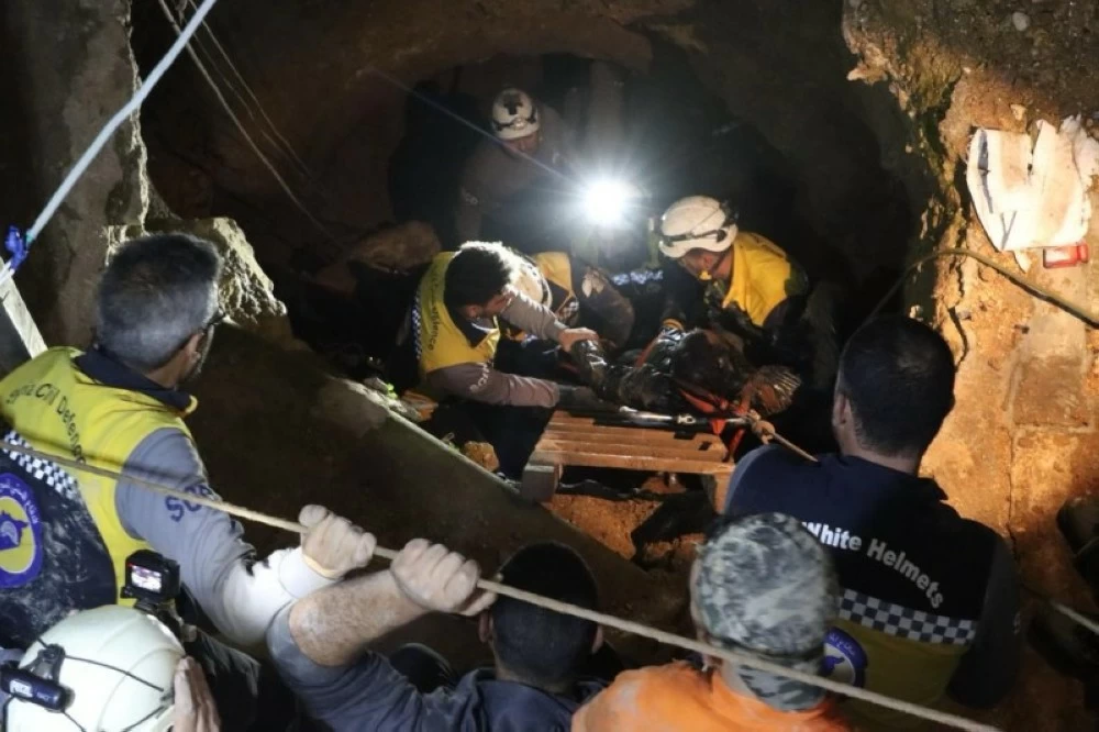 بحثاً عن الآثار.. حفرة تبتلع 4 شبان في اللاذقية