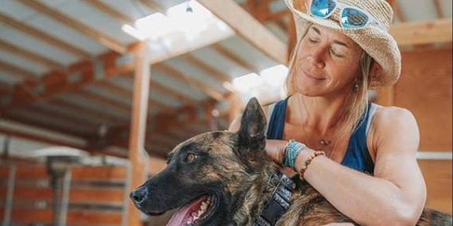 أمريكية تجني ملايين الدولارات من “كلاب الحراسة”