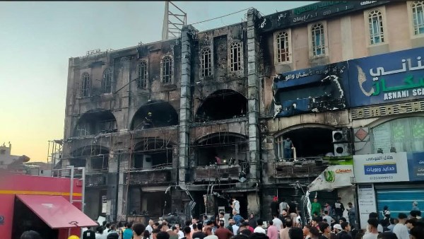 محافظ القليوبية: لا إصابات خطيرة بحريق العبور وجار أعمال التبريد