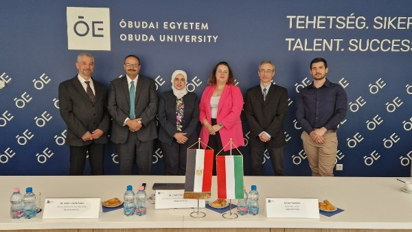 لتعزيز التعاون الدولي .. وفد جامعة بنها في زيارة لجامعة أوبودا بالمجر