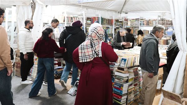 إقبال جماهيري على معرض فيصل للكتاب وندوة “العاشر من رمضان” تؤكد روح الانتصار
