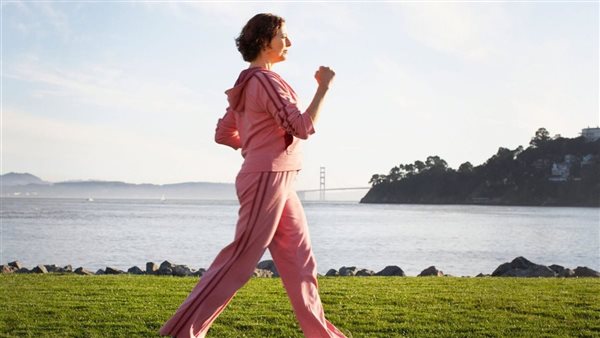 المشي قبل الإفطار في رمضان عادة بسيطة بفوائد صحية ونفسية كبيرة