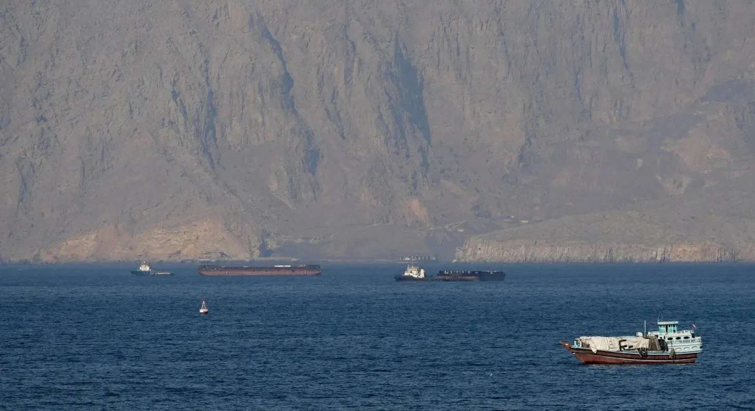 «الخارجية الكورية»: حريق وانفجارات في سفينة ترفع علمنا بـ«هرمز»