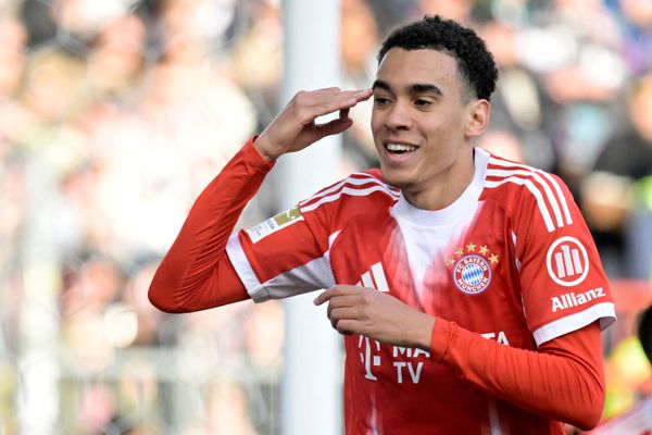 بايرن يحطم الرقم القياسي لعدد الأهداف المسجلة في موسم واحد بدوري ألمانيا