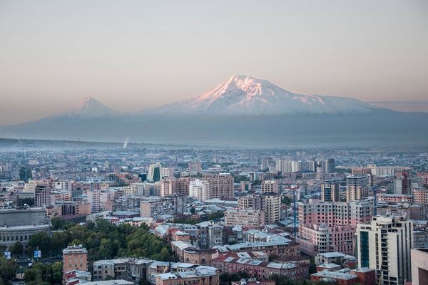 أرمينيا.. وجهة قريبة تجمع التاريخ والطبيعة والثقافة