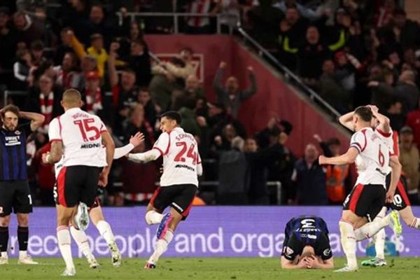 ساوثامبتون يقهر ميدلسبره ويتأهل لنهائي الملحق المؤهل للدوري الإنجليزي الممتاز