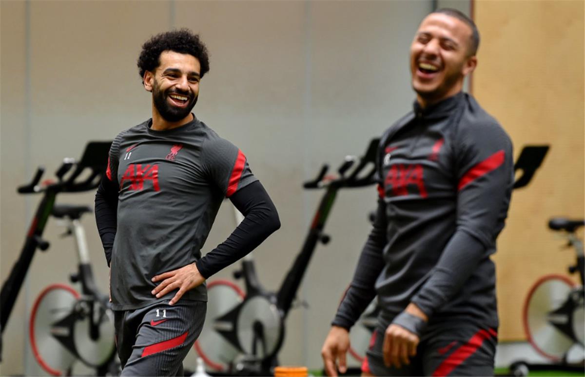 تياجو ألكانتارا: لن أبدي رأيي في موسم محمد صلاح مع ليفربول