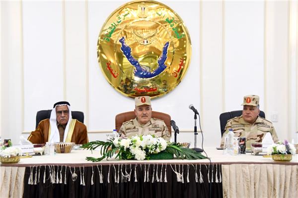 قيادة قوات شرق القناة لمكافحة الإرهاب تنظم حفل إفطار لشيوخ وعواقل بسيناء