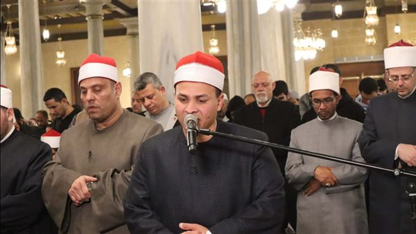 كبار القراء ونجوم دولة التلاوة يواصلون إحياء الليلة العشرين في المساجد الكبرى (صور)