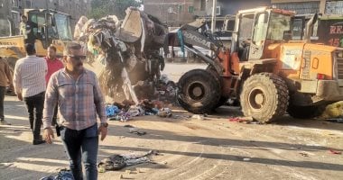 إزالة تعديات المحال وإشغالات الباعة الجائلين خلال حملات فى إمبابة