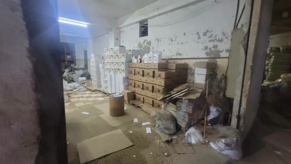 مصادرة 4150 عبوة أدوية بيطرية متنوعة الأصناف مجهولة المصدر بمصنع بالغربية