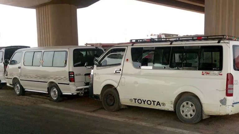 محافظ أسوان يغرّم 96 سيارة سيرفيس بـ20 ألف جنيه لمخالفة خطوط السير